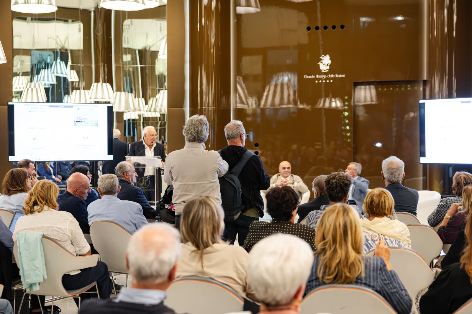 Il palco e la platea