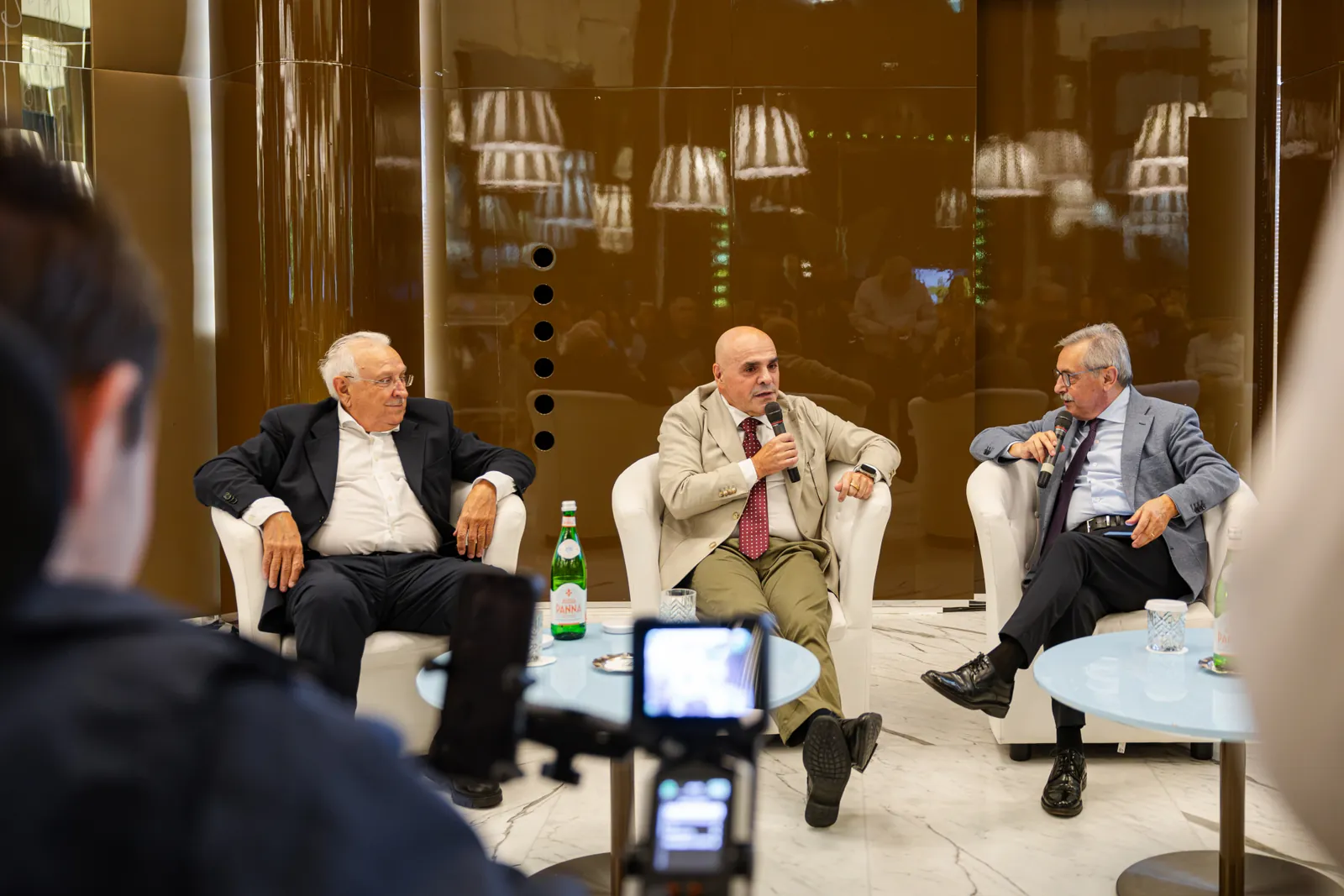Il talk ripreso dalle telecamere