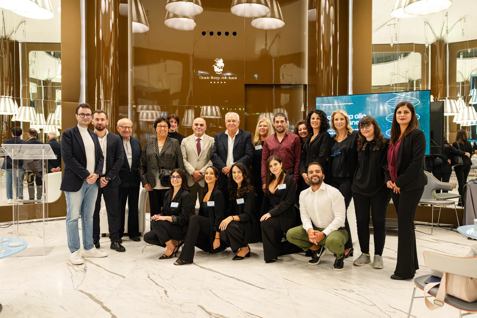 Foto di gruppo al termine della serata